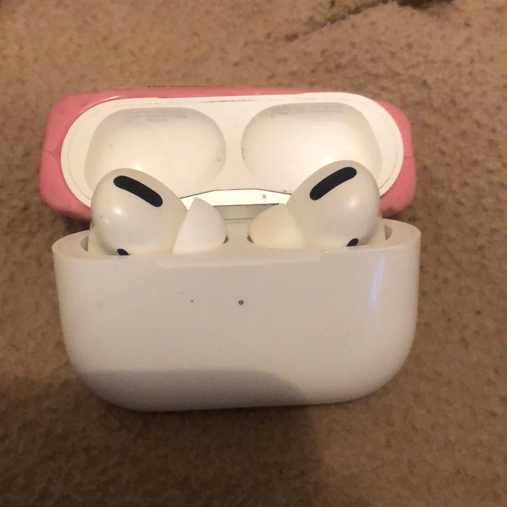AirPod pro (1st gen)